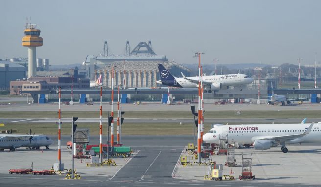 Hamburger Flughafen zählt mehr als eine Million Passagiere