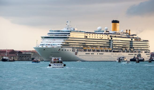 Von Schlagern auf See und der Bibel - die Reisenews