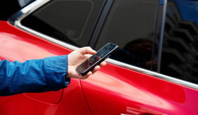 Wer auf eigene Faust einen Mietwagen bucht, sollte nicht auf eine Erstattung der Kosten durch die Bahn hoffen.