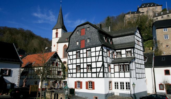 A generic square placeholder image with rounded corners in a figure.