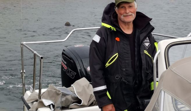 Bo-Erik Westberg bietet mit seinem Motorboot Touren zur Pilotinsel Kobba Klintar an.