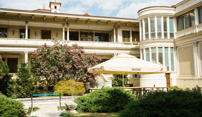 Prunk und Luxus: Wie der Diktator mit seiner Frau residierte, lässt sich bei einem Besuch der Ceaușescu-Villa erfahren.