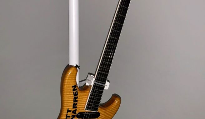 Ausrangiert und ausgestellt: Eine E-Gitarre von Udo Lindenberg in der «Panik City».