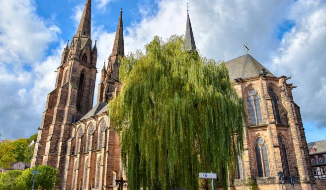 Die Elisabethkirche ist eines der Wahrzeichen Marburgs.