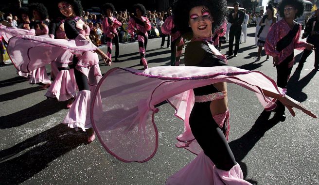 Karneval von Montevideo: Der Eröffnungsumzug findet jedes Jahr Anfang Januar in der Avenida 18 de Julio statt.