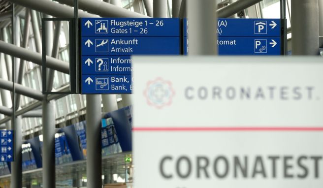 Wer verreist, muss in der Corona-Pandemie weiterhin mit Einschränkungen rechnen.