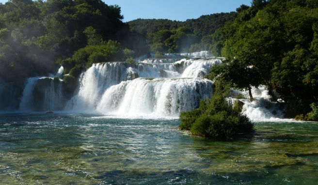 Die Kaskaden des Skradinski Buk erstrecken sich je nach Wassermenge über eine Länge von bis zu 800 Metern.