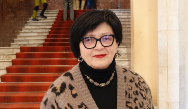 Ketewan Achobadse in der Eingangshalle des Ausstellungsgebäudes. Sie ist die Vorsitzende der «Stiftung Stalin-Museum».