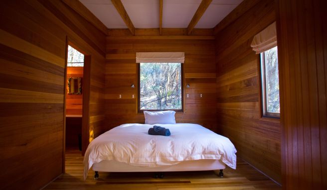 In der «Friendly Beaches Lodge» werden die Gäste äußerst komfortabel gebettet - anders als auf den Zeltplätzen des Nationalparks.