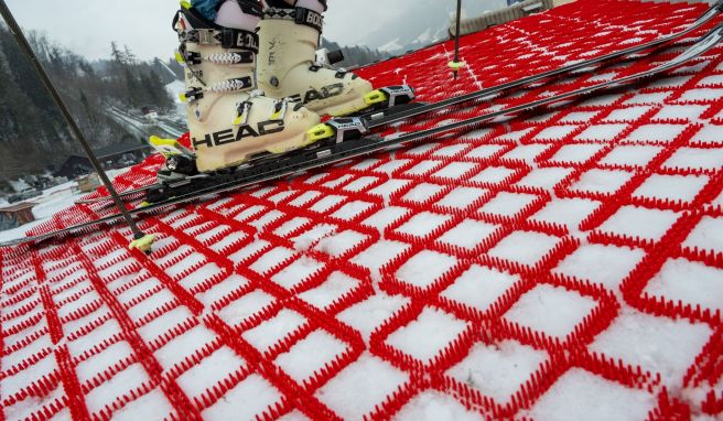 Skifahren ohne Schnee: Oberaudorf setzt auf Kunststoffpiste