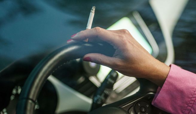 Rauchen im Auto: In diesen Ländern ist das schon verboten