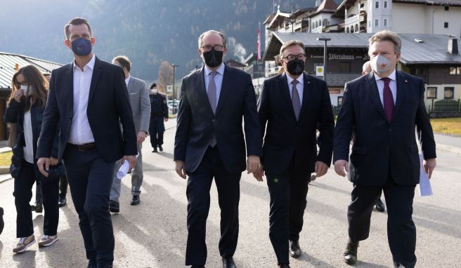 Österreich geht wegen Corona erneut in einen Lockdown und wird im Februar eine Impfpflicht einführen.