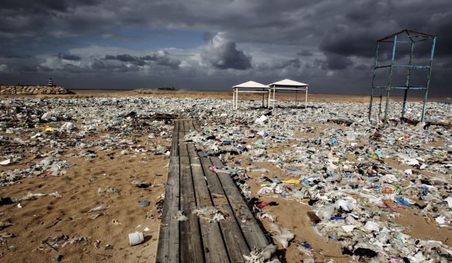 Rund 3760 Tonnen Plastik an der Oberfläche des Mittelmeers