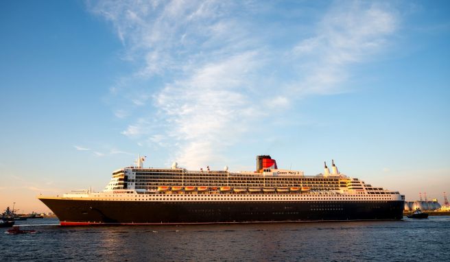 «Queen Mary 2» nach Pause wieder in Hamburg
