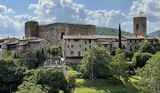 Santa Pau im Vulkan-Naturpark La Garrotxa ist Ausgangspunkt zahlreicher Wander- und Fahrradrouten.