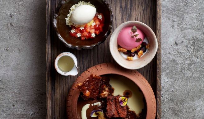 A generic square placeholder image with rounded corners in a figure.