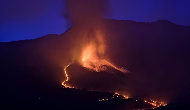 Lava nähert sich dem Meer: La Palma verhängt Ausgangssperre