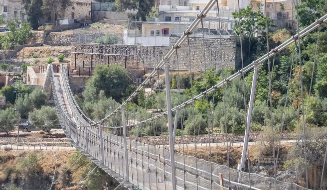 Mehr als 200 Meter lange Hängebrücke in Jerusalem eröffnet