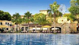 »One island – one resort«: Das ist und bleibt das Konzept fast aller Hotels auf den Malediven - wie hier das Resort »JA Manafaru« ##Foto: HTA/Tor Johnson »One island – one resort«: Das ist und bleibt das Konzept fast aller Hotels auf den Malediven - wie hier das Resort »JA Manafaru«