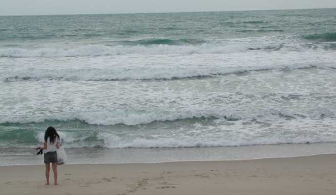 Blick auf's Meer an einem Strand in Kao Lak.