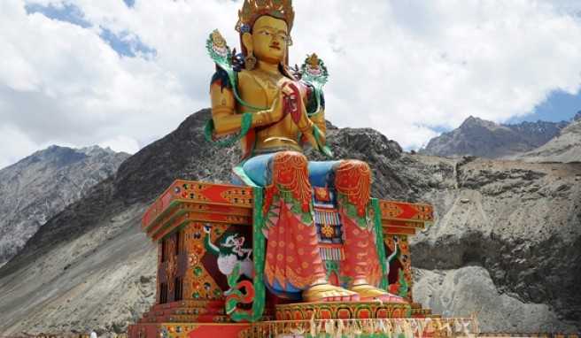 Buddha-Statue im Nubra Tal.