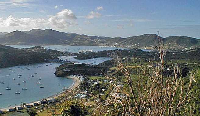 Antigua bietet Traumstrände, versteckte Buchten und wildromantische Berglandschaften.