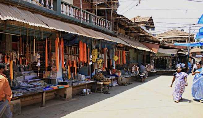 Straßenleben in Gokarna im indischen Goa