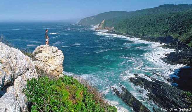 Der wildromantische Küstenabschnitt beim Tsitsikamma-Nationalpark ist ein beliebtes Wanderrevier Der wildromantische Küstenabschnitt beim Tsitsikamma-Nationalpark ist ein beliebtes Wanderrevier