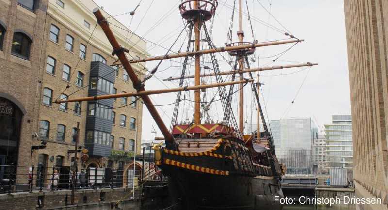 Mit der »Golden Hinde« war der Freibeuter Francis Drake einst unterwegs - die Rekonstruktion des Schiffes liegt heute am Südufer der Themse