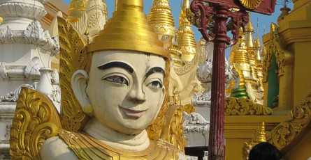Figur in der Shwedagon Pagode in Yangon##Foto: reisefieber.net Figur in der Shwedagon Pagode in Yangon