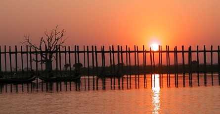 Sonnenuntergang hinter der U-Beinbrücke##Foto: reisefieber.net Sonnenuntergang hinter der U-Beinbrücke