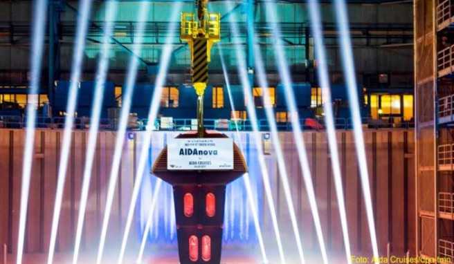 Feierliche Kiellegung: Die »Aida Nova« wird in der Meyer Werft in Papenburg gebaut und ist das erste Kreuzfahrtschiff der Reederei, das komplett mit Flüssiggasantrieb (LNG) betrieben werden kann Feierliche Kiellegung: Die »Aida Nova« wird in der Meyer Werft in Papenburg gebaut und ist das erste Kreuzfahrtschiff der Reederei, das komplett mit Flüssiggasantrieb (LNG) betrieben werden kann