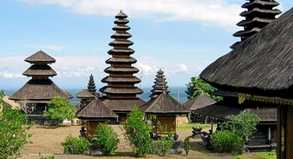 Ort der Ruhe und des Gebets: der Besakih Tempel auf Bali. Die Regierung der Insel will den Zugang zu den Heiligtümern für Touristen beschränken