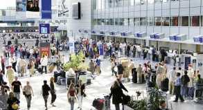 Wer von Frankfurt aus fliegt, sollte die hessischen Ferien im Auge haben.