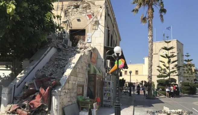 Nach einem Seebeben liegen auf Kos einige Gebäude in Trümmern. Kostenlos stornieren können Urlauber die Reise nur, wenn das Hotel oder die Infrastruktur stark beschädigt sind. 