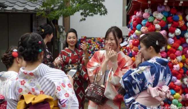 Miet-Kimonos sind in Kyoto eine beliebte Attraktion bei den Touristen 