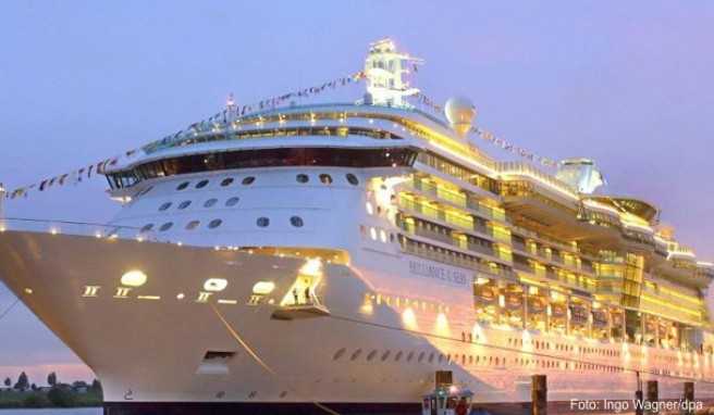 Auch an Kreuzfahrtschiffen kommt es zu Straftaten. Wer sie begeht, kann unter Arrest gestellt werden. Ist keine Gefangenenzelle an Bord, dient dazu auch eine einfache Kabine.##Foto: Ingo Wagner/dpa Auch an Kreuzfahrtschiffen kommt es zu Straftaten. Wer sie begeht, kann unter Arrest gestellt werden. Ist keine Gefangenenzelle an Bord, dient dazu auch eine einfache Kabine.