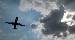 Verschiebt sich die Abflugszeit oder der Abflugsort, haben Urlauber Anspruch auf Schadenersatz.