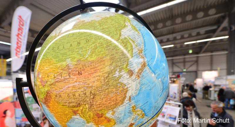 Es gibt so viele Reiseziele. Wer sich in einem Reisebüro beraten lässt, muss unter Umständen mit zusätzlichen Kosten rechnen