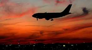 Ist eine verspätete Landeerlaubnis an Zeitverzögerungen Schuld, steht dem Flugkunden keine Entschädigung zu