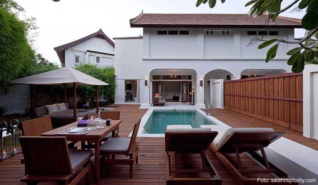 An der traumhaften Bucht Choeng Mon auf Koh Samui liegt das »Sala Samui«. Einige der Villen haben einen Privatpool An der traumhaften Bucht Choeng Mon auf Koh Samui liegt das »Sala Samui«. Einige der Villen haben einen Privatpool