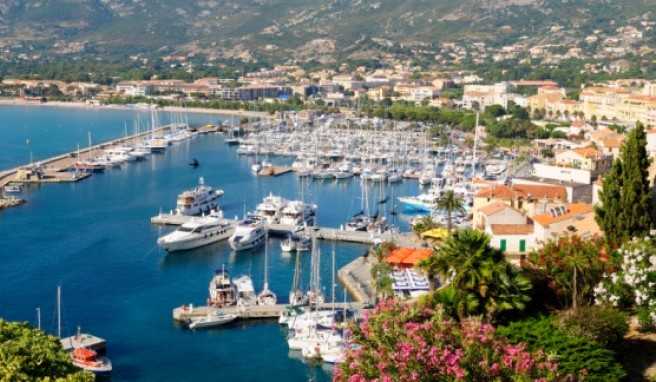 Die schönsten Winkel in Calvi auf  Korsika verstecken sich in der Altstadt.