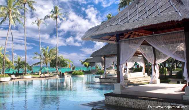 Zu den Annehmlichkeiten der Anlage geh&ouml;ren ein gro&szlig;z&uuml;giger Pool, zwei Restaurants und Bars sowie ein Spa