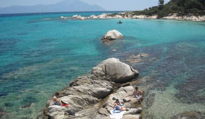 Sarti auf dem mittleren Finger Chalkidikis ist ein Urlaubsziel für jedermann.