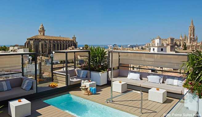 Von der Terrasse des Palma Suites Hotels hat man einen herrlichen Blick auf die Stadt Palma