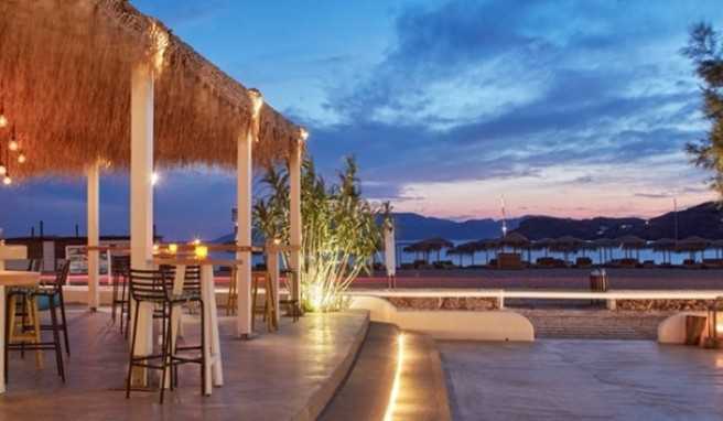 Von der Terrasse aus hat man einen schönen Blick auf die Bucht