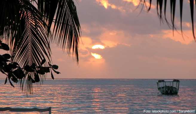 Der Traumstrand von Negril auf Jamaika ist für seine spektakulären Sonnenuntergänge bekannt##Foto: istockphoto.com / Sarah8000 Der Traumstrand von Negril auf Jamaika ist für seine spektakulären Sonnenuntergänge bekannt