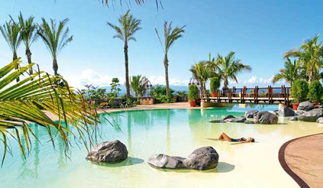 Schicker Pool des »Abama Golf & Spa« auf der Kanaren-Insel Teneriffa