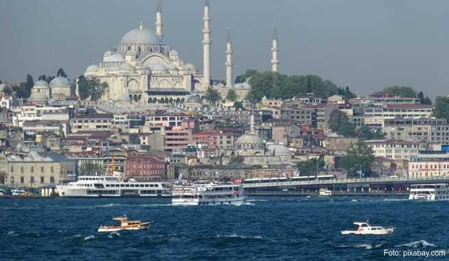 Der schönste Weg zum Beylerbeyi-Palast führt über den Bosporus Der schönste Weg zum Beylerbeyi-Palast führt über den Bosporus