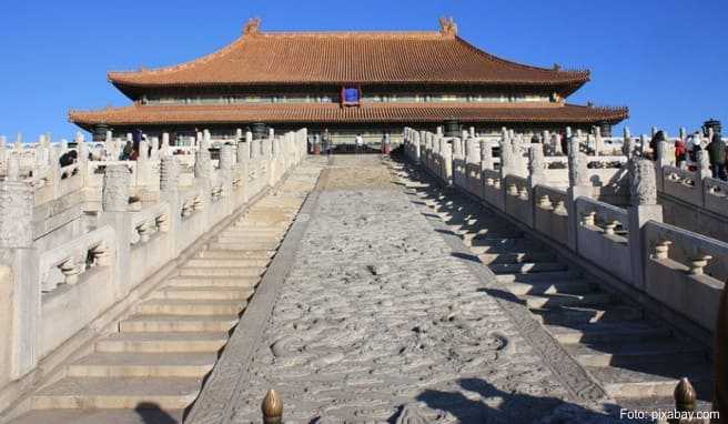 Touristenattraktion erster Güte - die chinesischen Kaiser faszinieren noch immer, ihre »Verbotene Stadt« zieht Besuchermassen an Touristenattraktion erster Güte - die chinesischen Kaiser faszinieren noch immer, ihre »Verbotene Stadt« zieht Besuchermassen an
